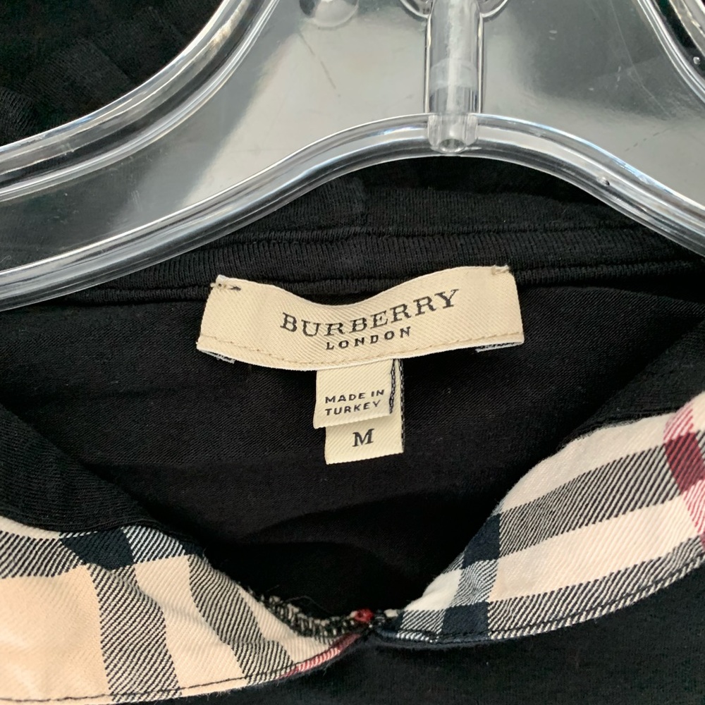 Burberry top w hood!